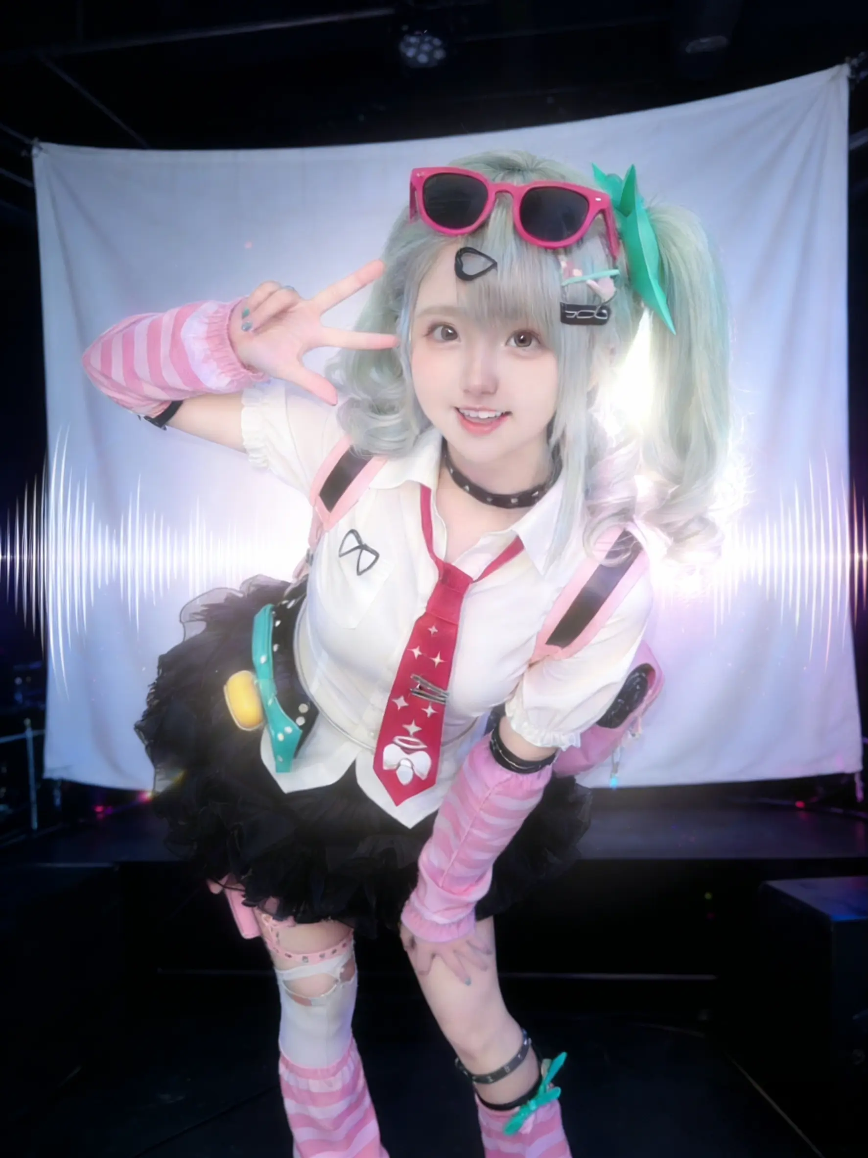 绝区零 千夏。    今天周五了。明天可以休息一下了哦