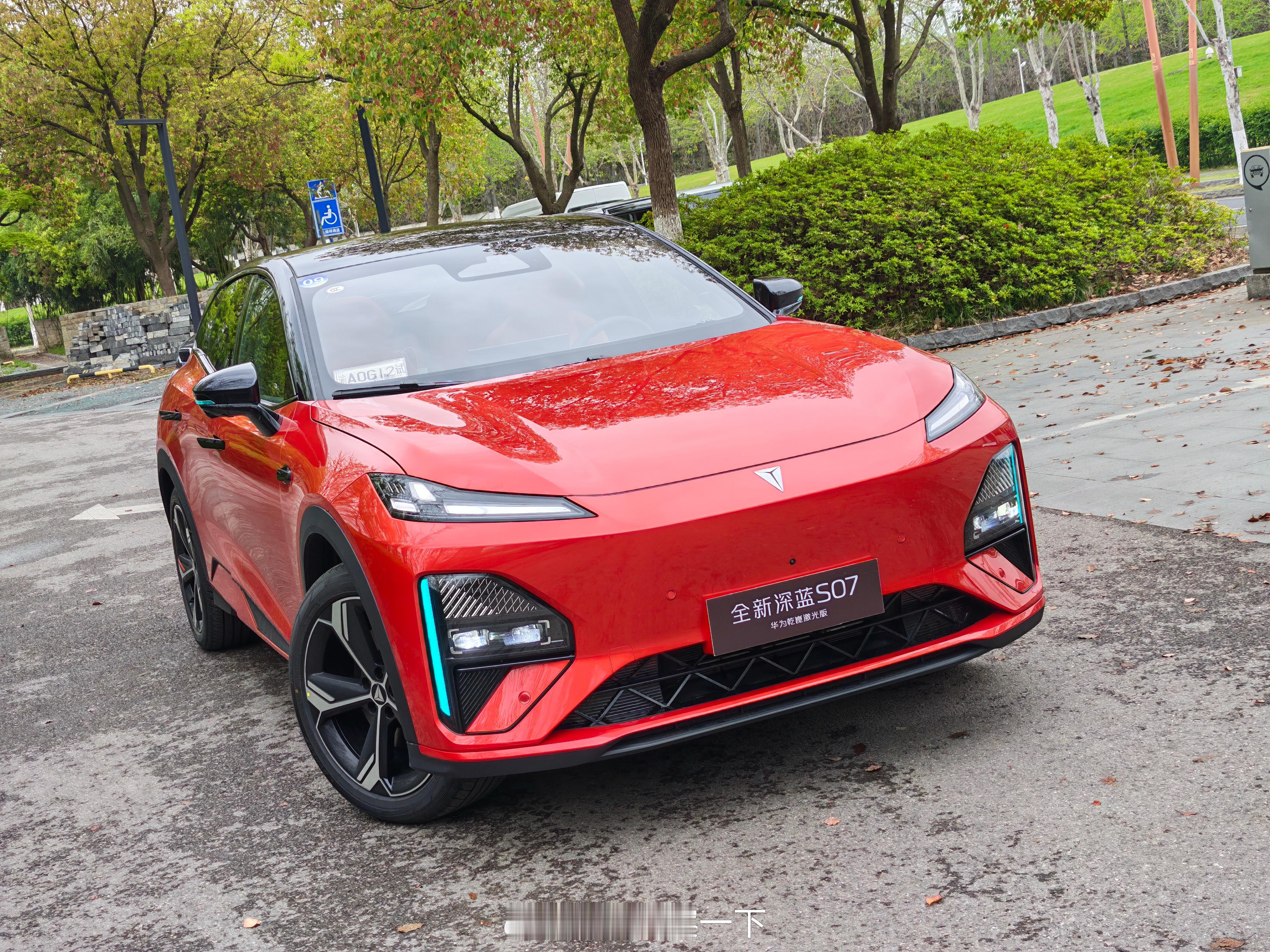 突然想起来，深蓝已经把有ADS Pro舱内激光雷达的S07干到16万了，按说AD