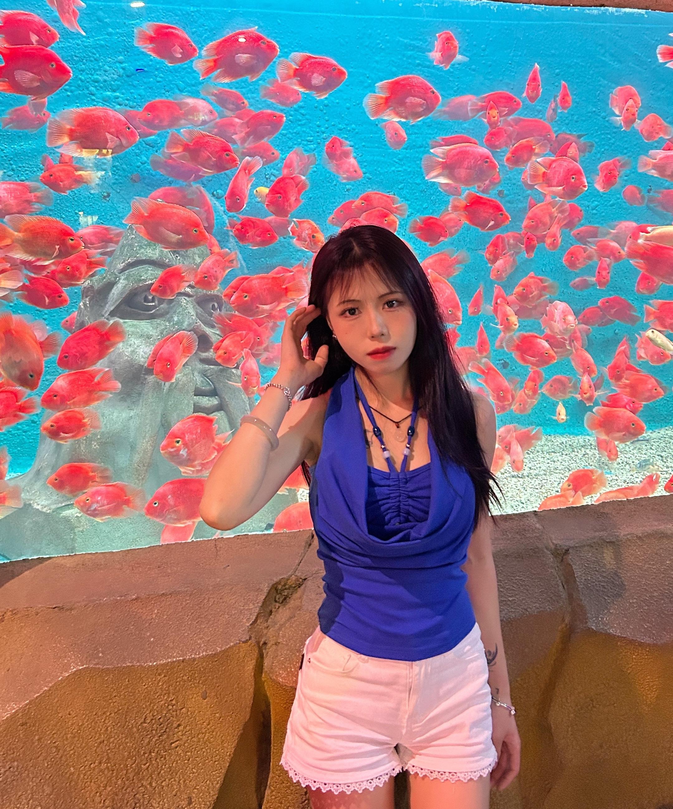 你的意思是你没钱没本事跟着你的女人拖累你了  是吗