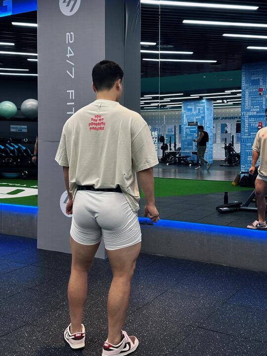 今天练了个腿