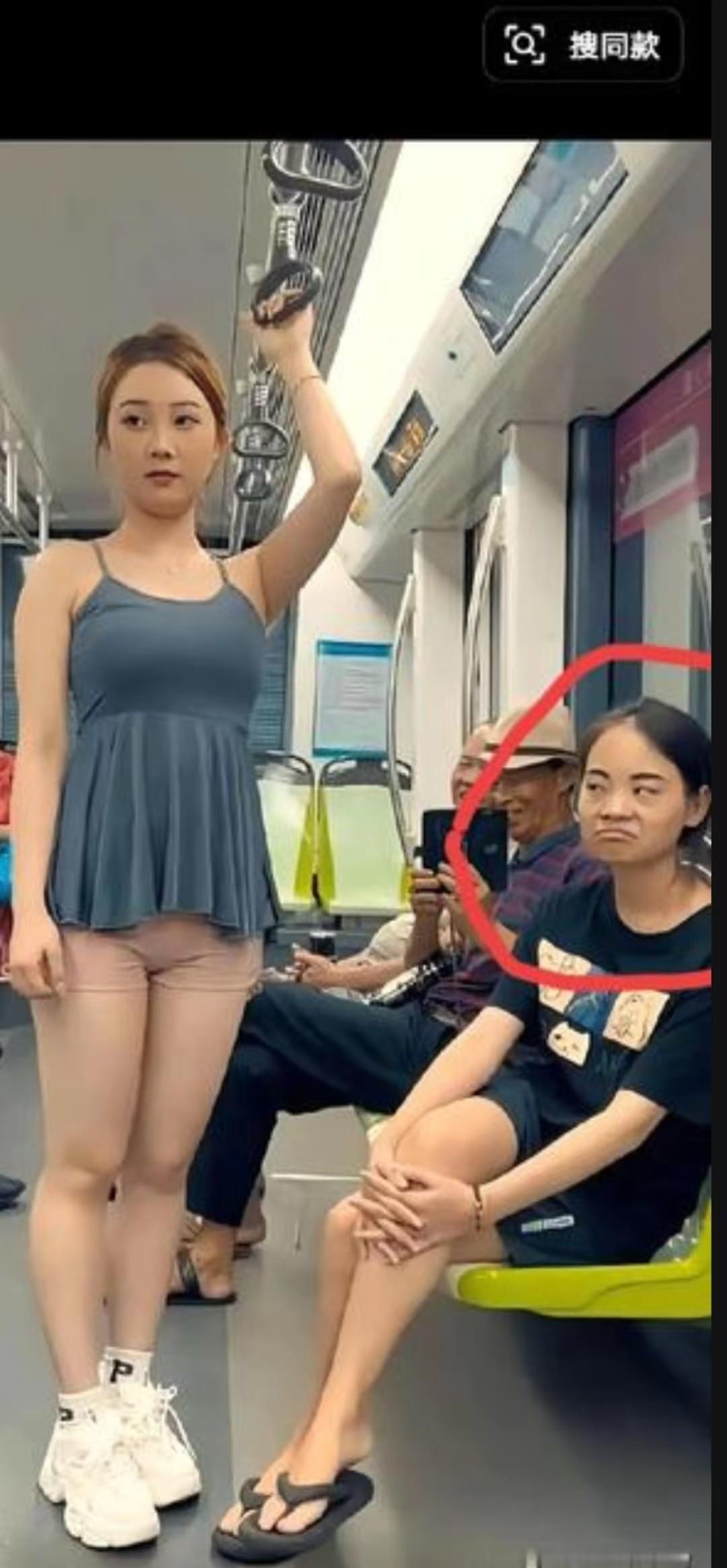 瑜伽裤火了，

说穿了就是舒服，

可总有人想歪。

它早不是健身房专属，地铁里