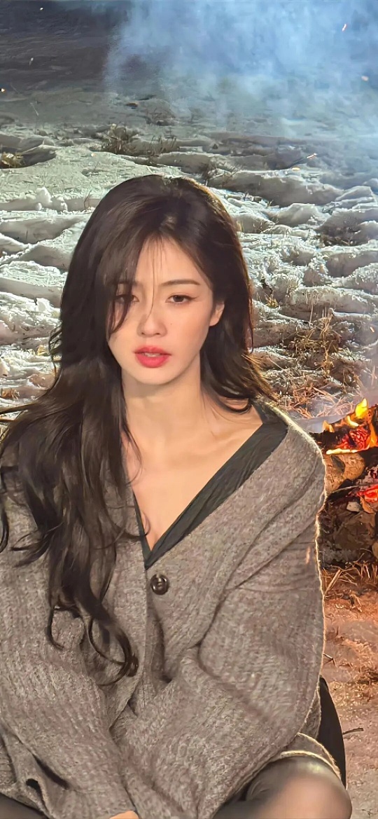 白鹿新剧大唐女官太飒了白鹿在新剧里饰演的大唐女官也太飒了！墨绿劲装配高马尾、腰悬