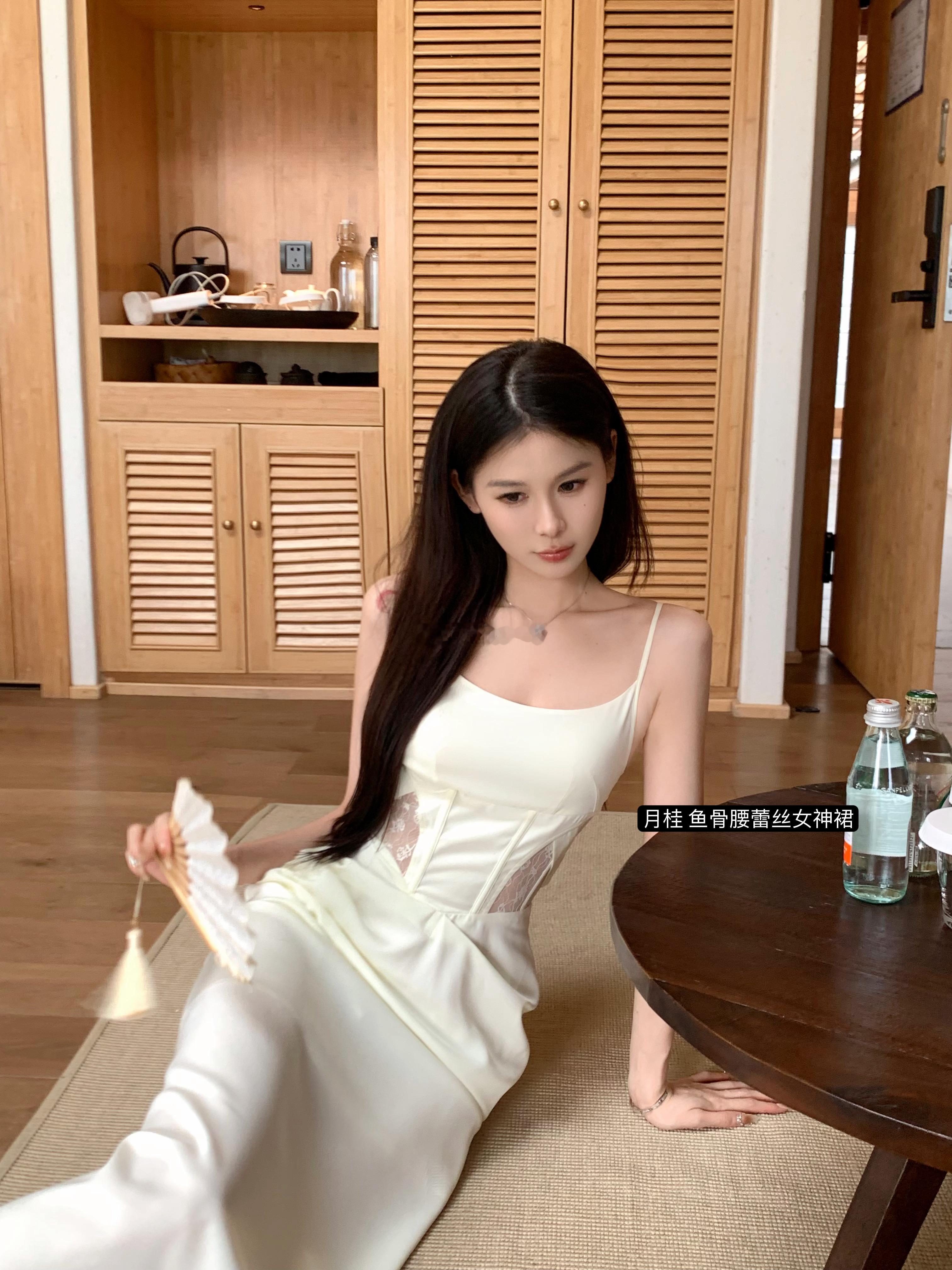 一些还没露脸的小裙子 月底再见一见 🤍 ​​​
