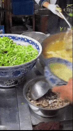 这牛肉，还需要用勺子吗？直接拿牙签戳就行了。