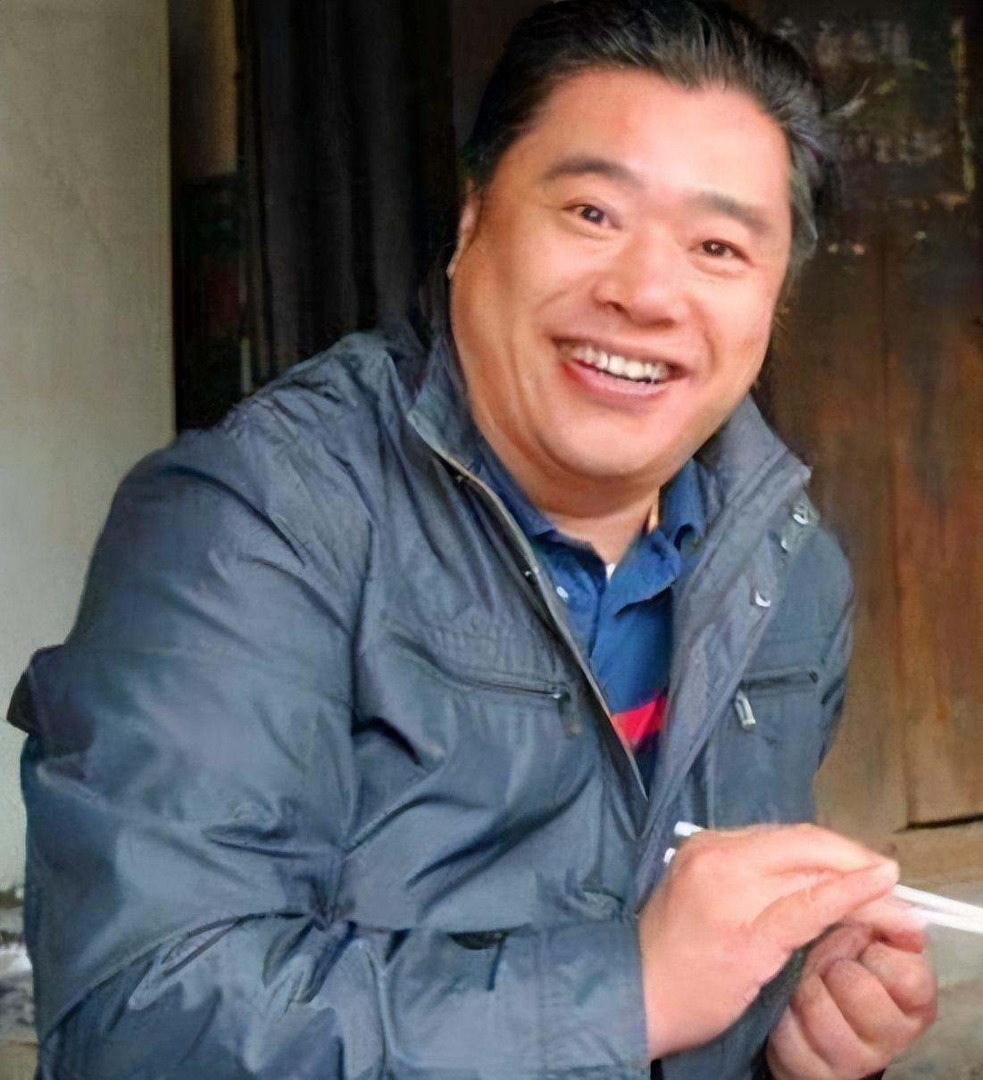 2007年，温州“皮革大王”被亲爹娘强行送进精神病院，事后兄弟瓜分了他12亿资产