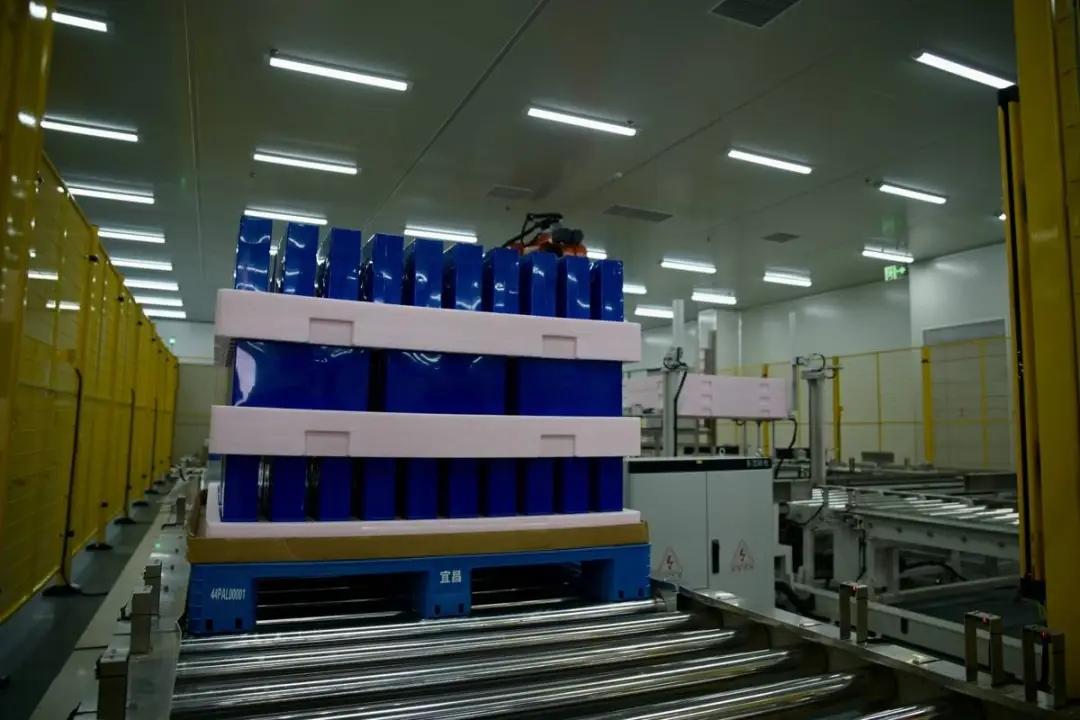远景动力创造新的宜昌速度，所生产的方壳卷绕储能大容量电芯790Ah为全球最大。
