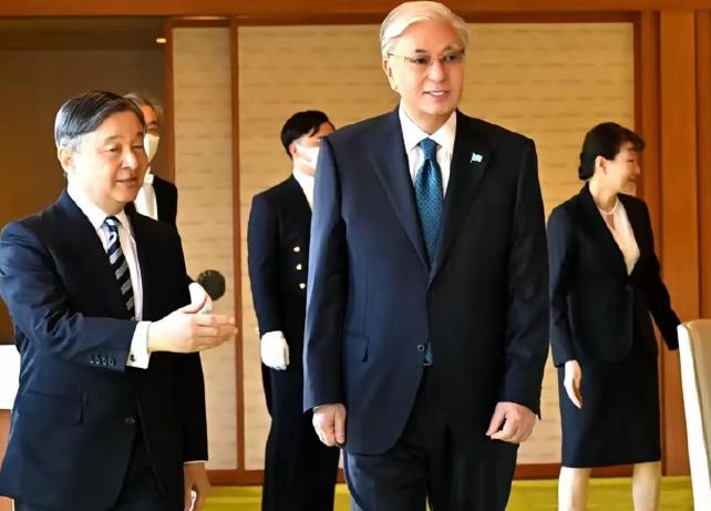 不能小瞧了哈萨克斯坦！
托卡耶夫访问日本，在演讲中说了这么一句：“历史已经证明，