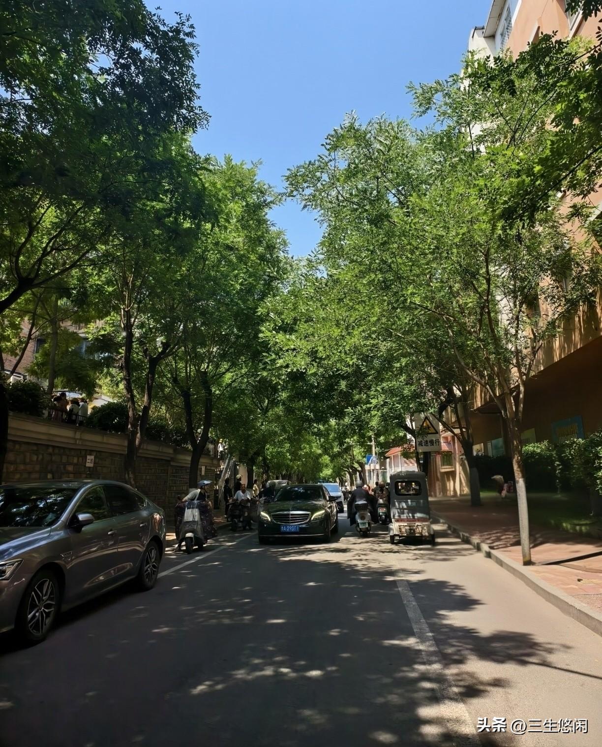 叔本华曾经说过：“认知低的人要的是情绪价值，你顺着他，哄着他，捧着他，他就觉得舒