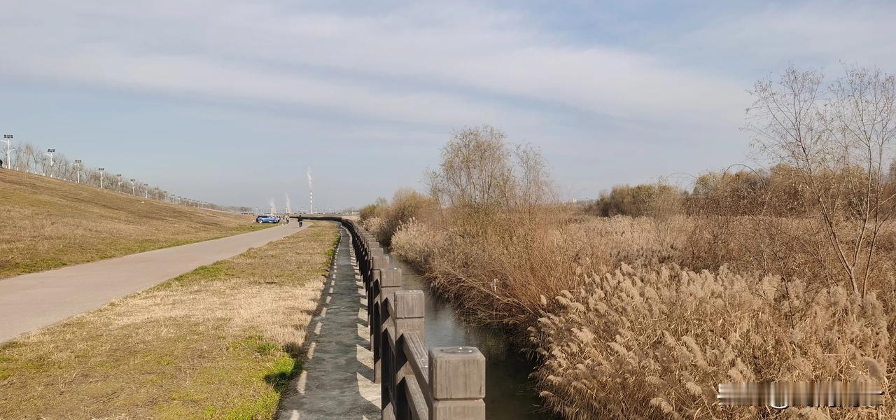 关于建设西安市鄠邑区天桥湖湿地公园的设想
       西安市鄠邑区涝河上游天桥