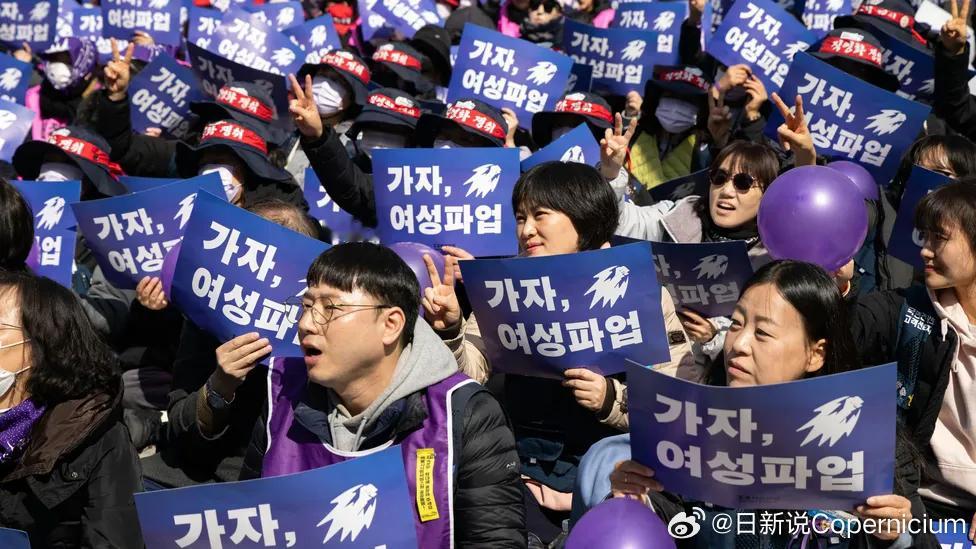 韩国的性别选战：反反女权主义的大选韩国民主的斗争也是女性权利的斗争。反对女性权利
