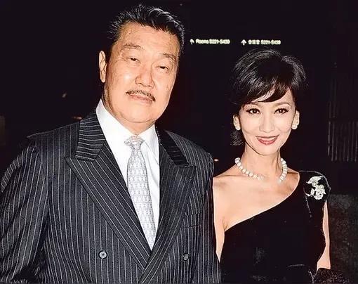 赵雅芝
黄锦燊
夫妻照