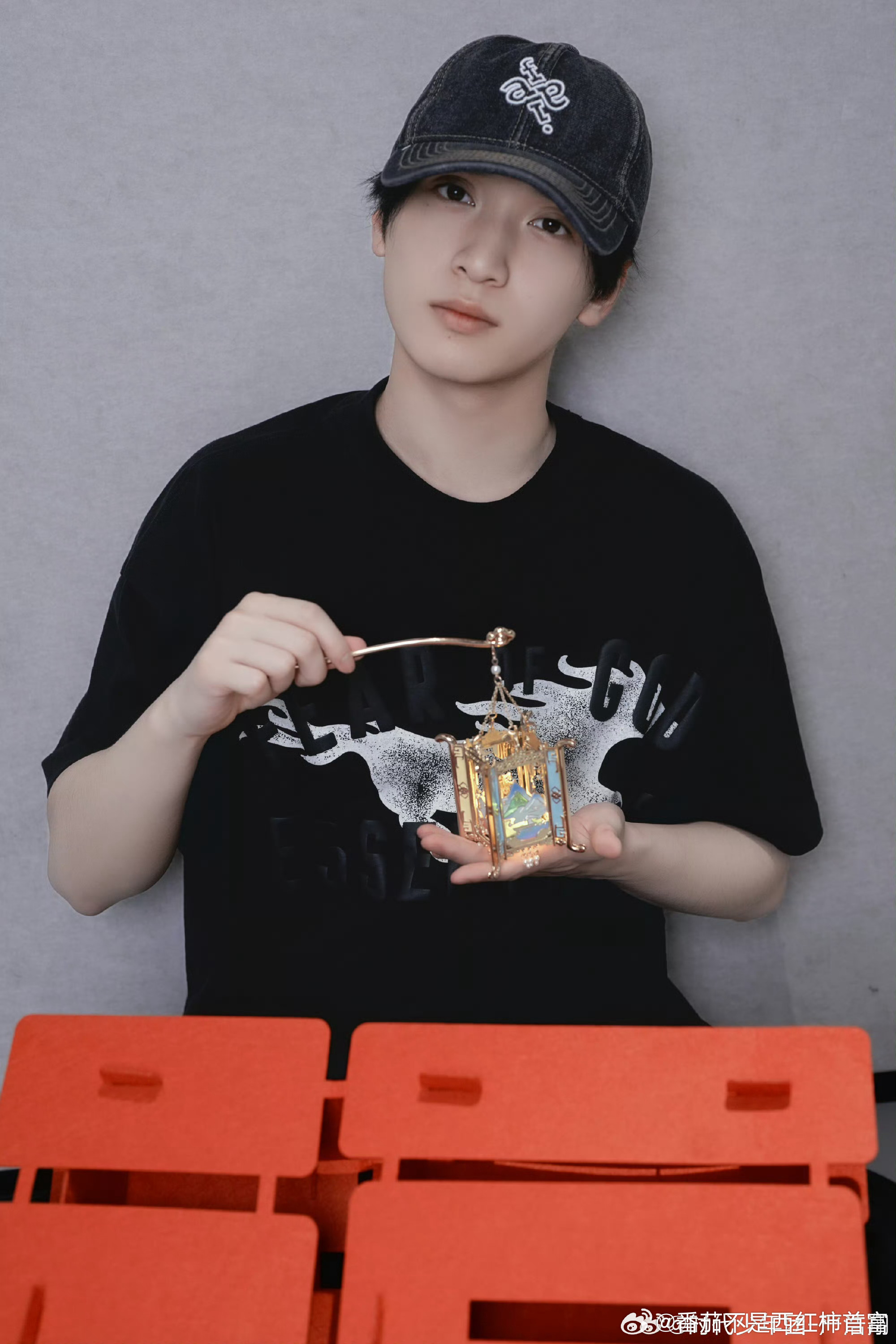 王鹤棣和黄子韬得恶补一下了，第一期黄晓明没说出时团名字就回去恶补了，这次直接全说