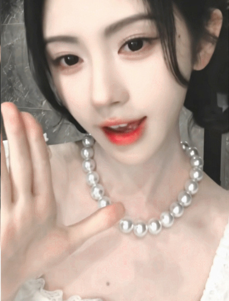 鞠婧祎露芜衣jjy鞠婧祎姜黎非骗你的 其实一直后悔没能早点遇见你