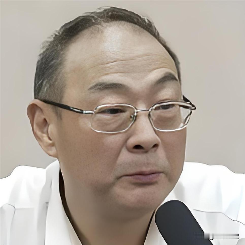 完全同意金灿荣教授的观点，中国没有必要再三要求日本就侵华罪行道歉了，日本道歉不道