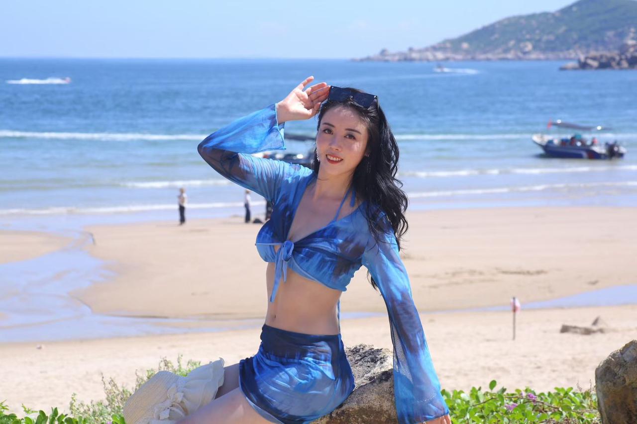 阿辉说：感觉站你身边，我要是更帅点就好了[抠鼻][呲牙]。我说：你在我眼里是最帅