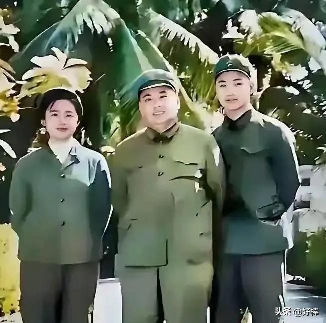 有谁认识这一张父亲和儿子女儿的合影吗？这个男孩叫援朝是他儿