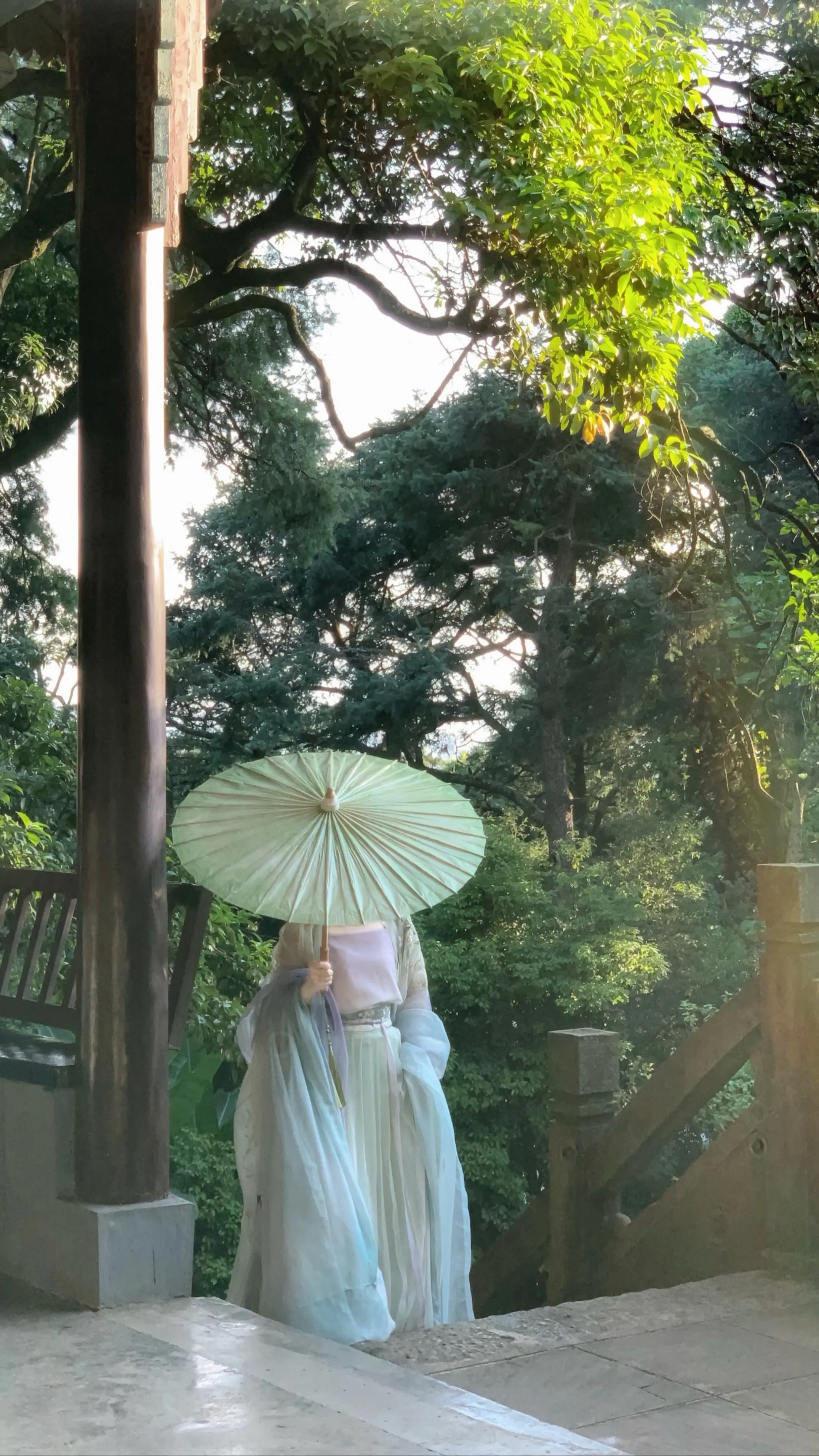 听夜雨，我和你初遇。