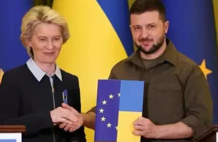 欧洲凑了900亿欧元，帮乌克兰再打两年，也让泽连斯基感到了危机