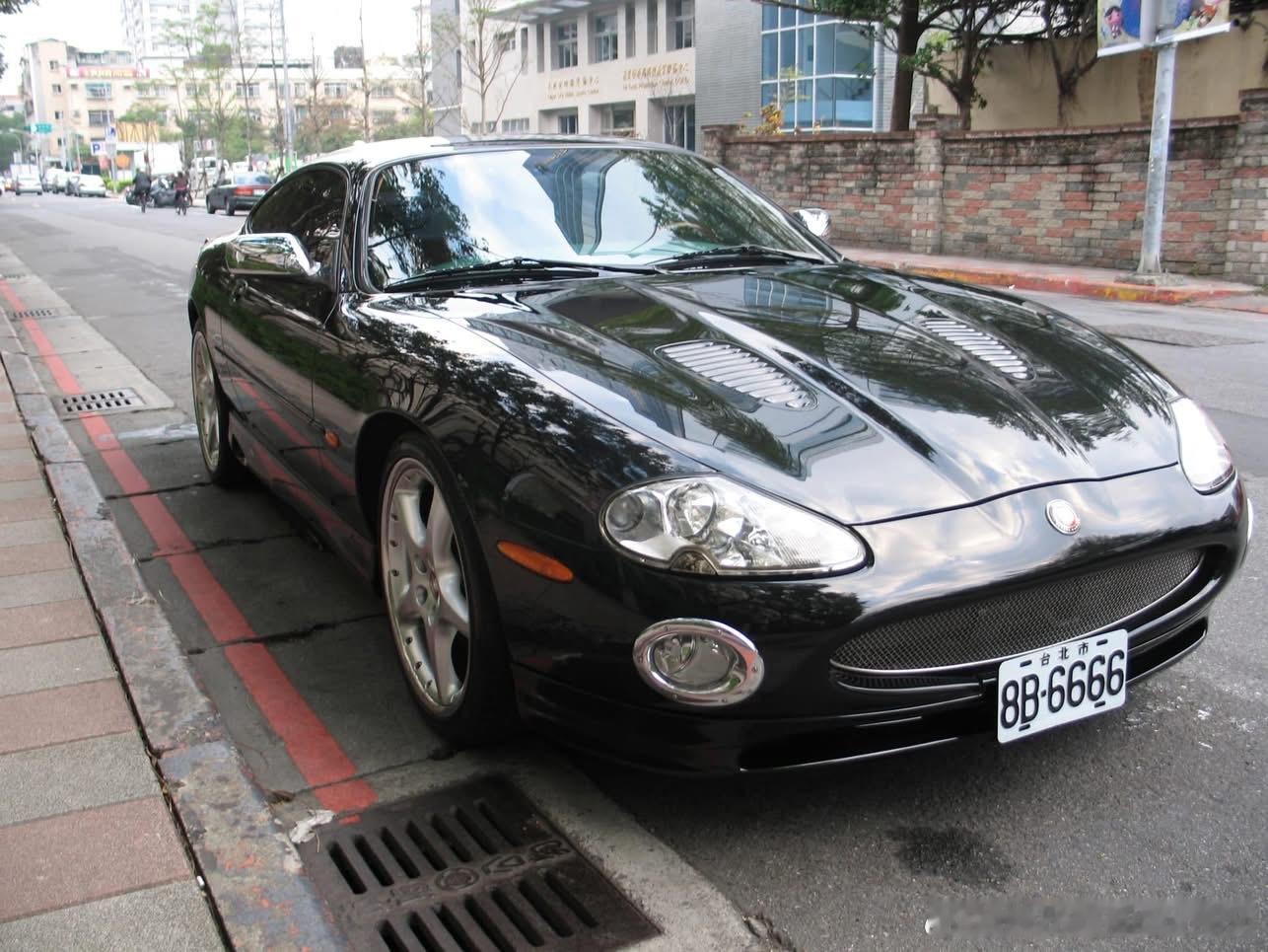 台湾老车Jaguar XKR 4.0 ​​​
