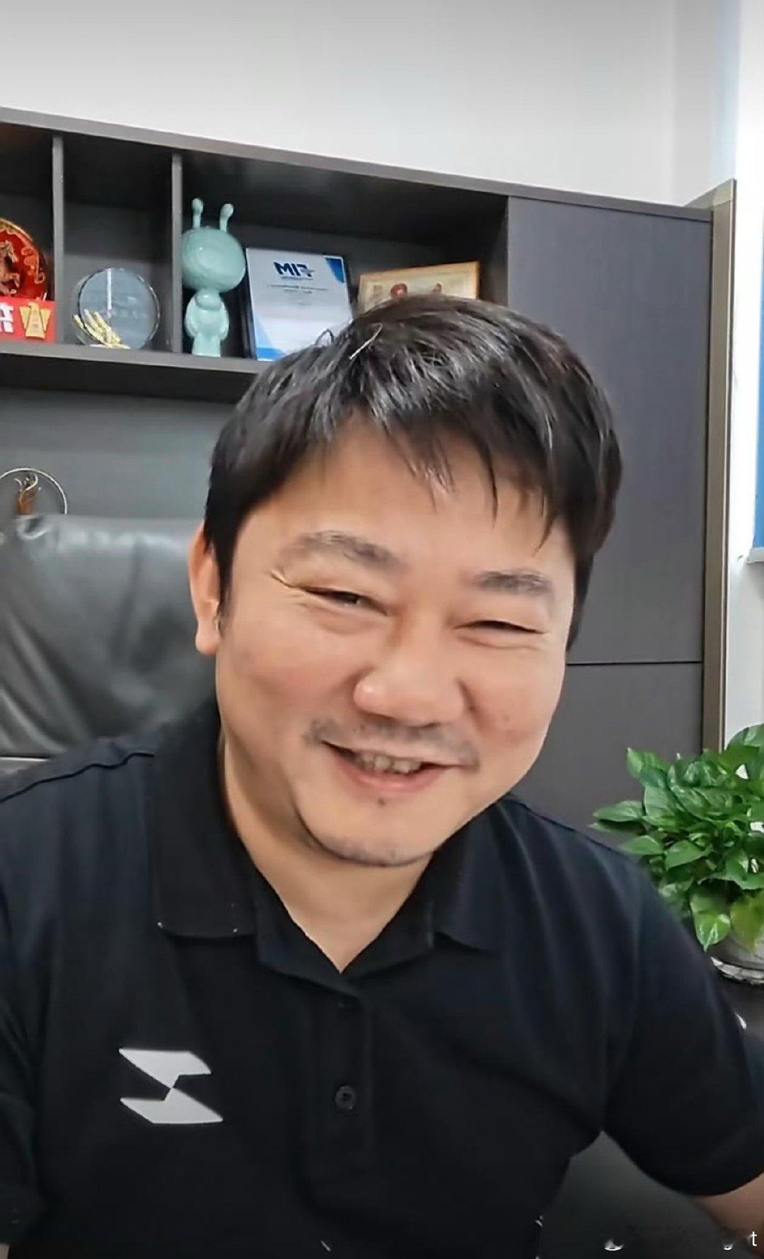 这年头创业者是真的艰难，不在沉默中爆发，就在沉默中灭亡张雪还清近亿债务