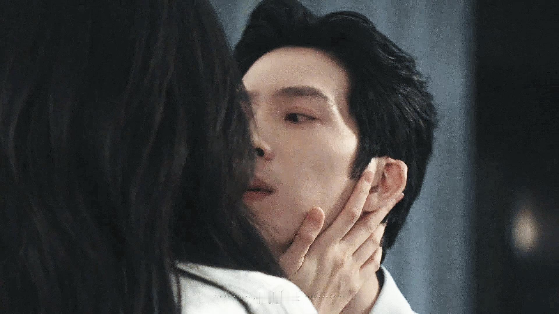 这个眼神🥵感觉栾念想把尚之桃吃了 ​​​