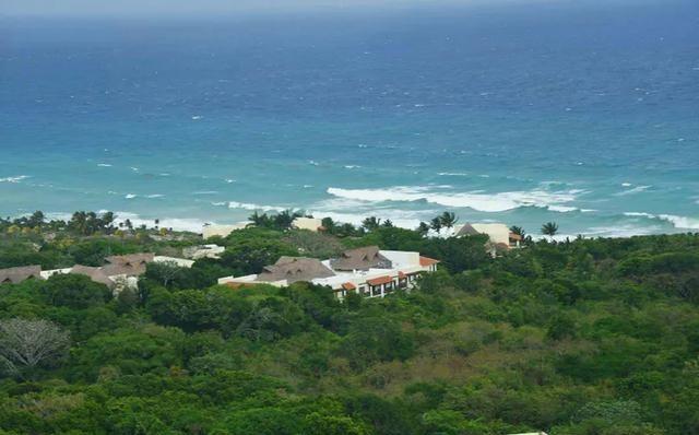 美帝下一个目标很可能 是古巴，将把中俄友好国家一个一个颠覆，中俄应联合起来提前布