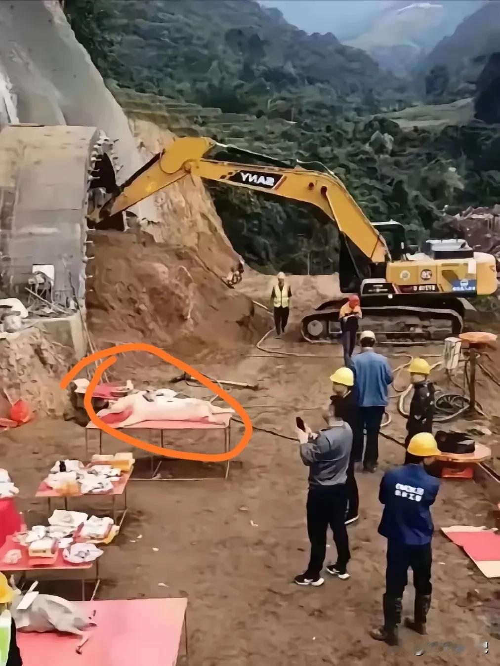 工地开工，
集团负责人特地备了一些贡品拜了拜，
不懂就问，
这样做有用吗？

玄