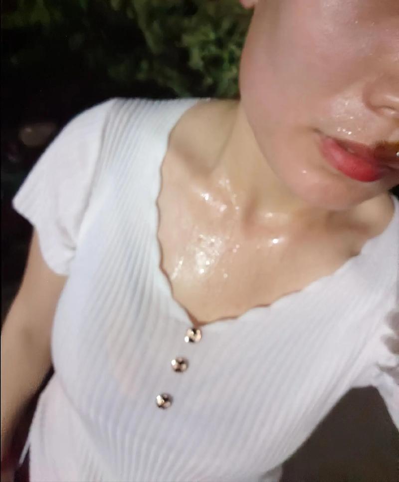 运动完出一身汗那种感觉真的是太好了健身后出汗