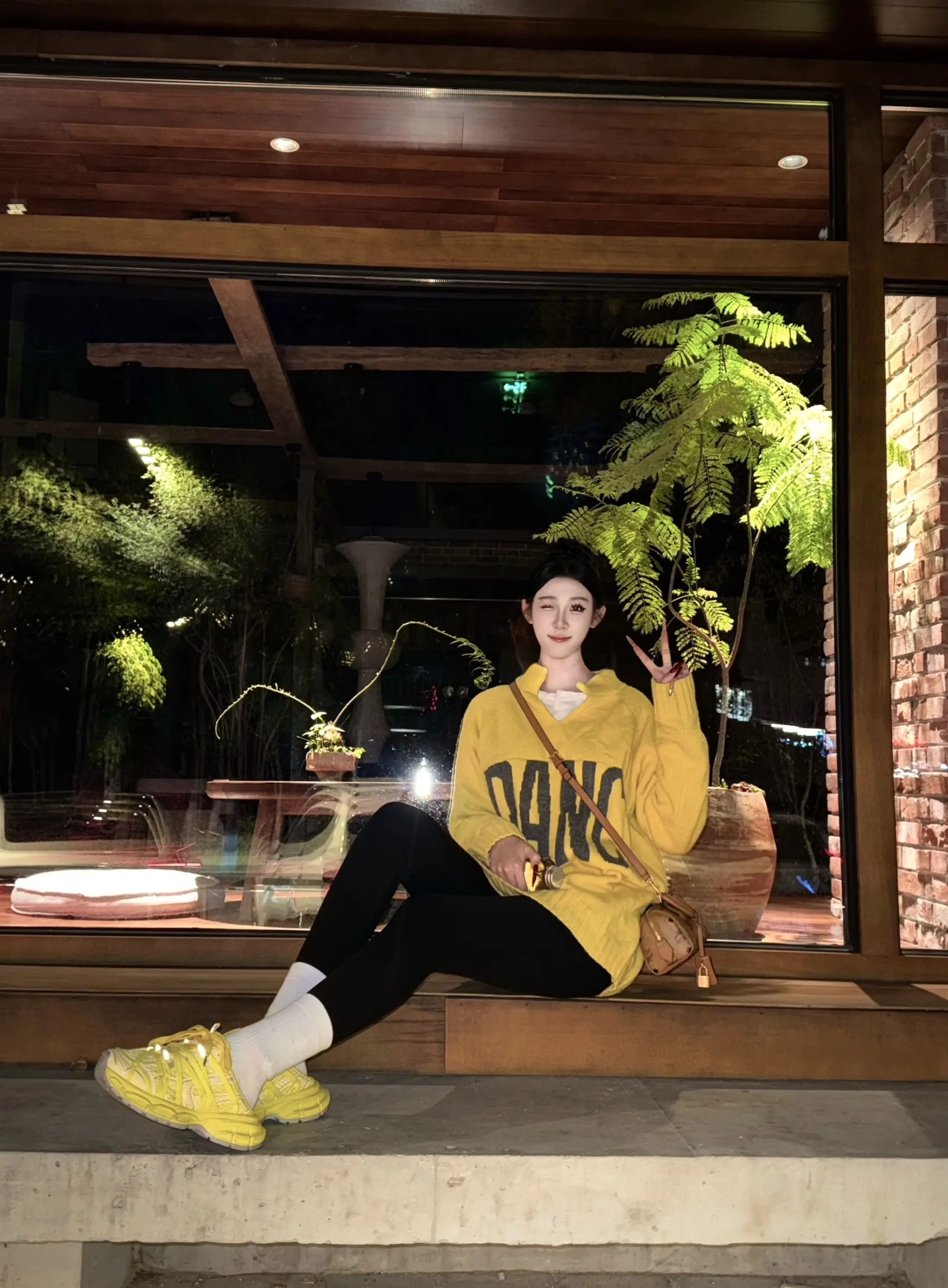 想我就抱抱空气吧 毕竟我的可爱无处不在