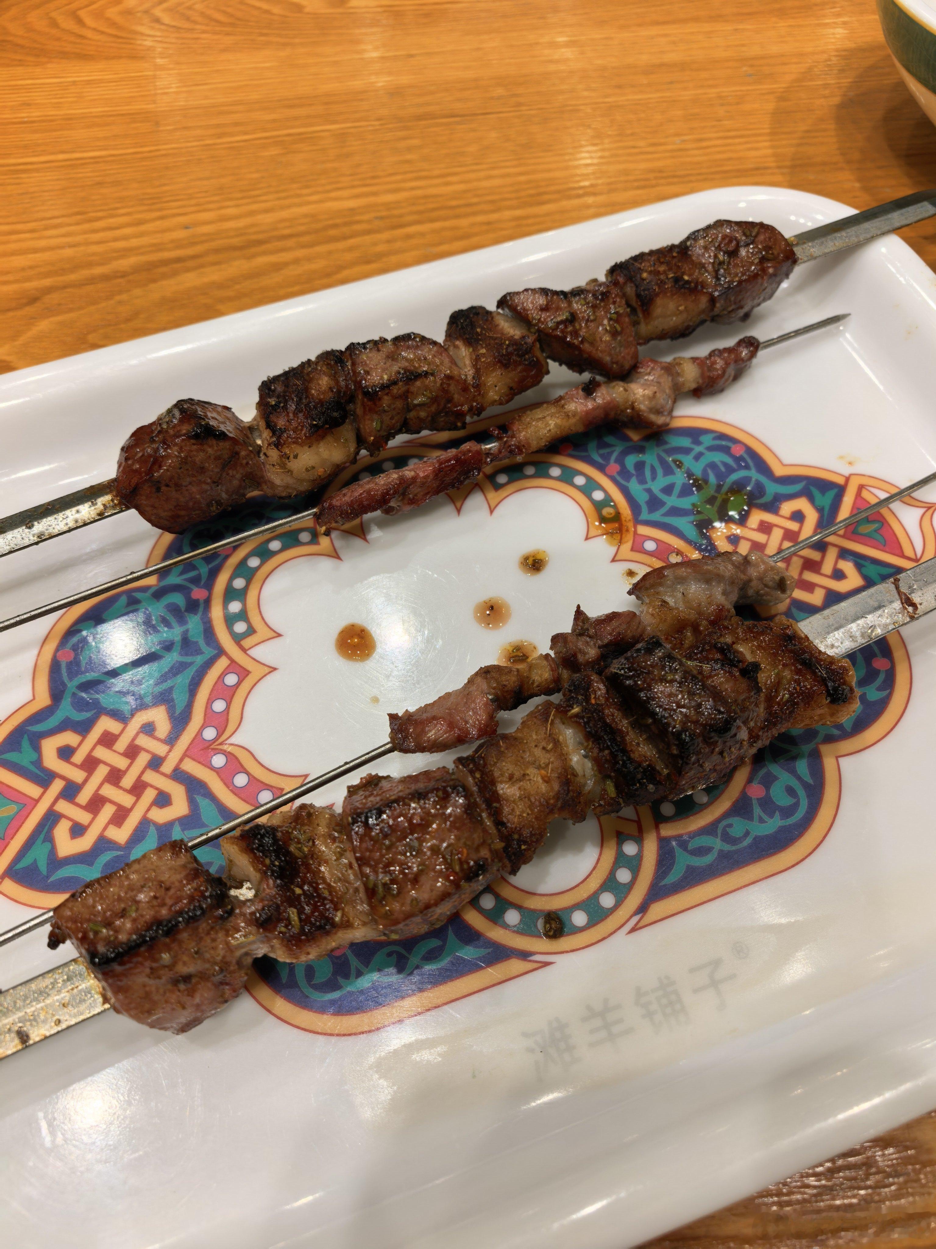 店员回应深夜烤大蒜面包惊动消防员 哪天面包节想去上次回来路上看见吃羊肉的地方看到