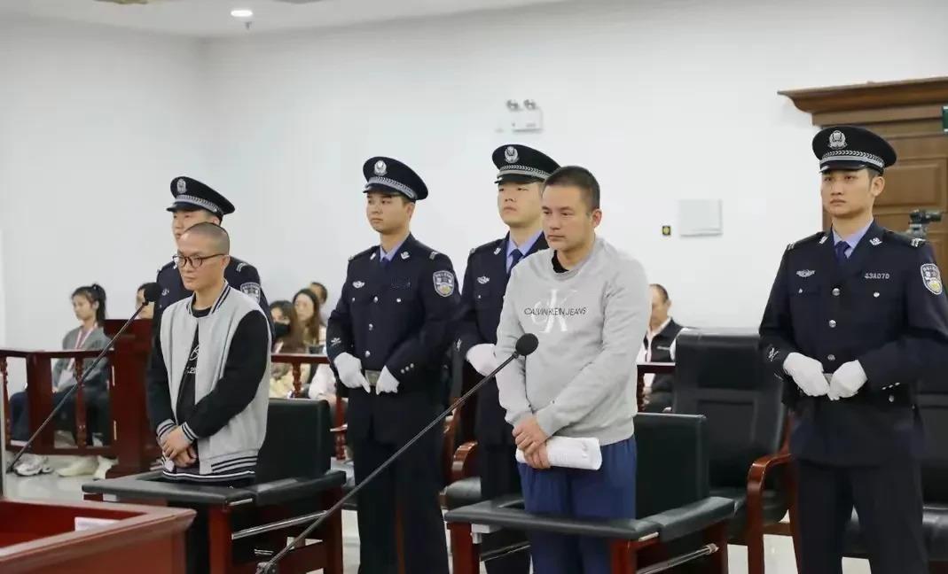 湘雅二医院的副主任医师刘翔峰，为了赚黑心钱，竟然对病人乱动手术，还摘取器官，造成