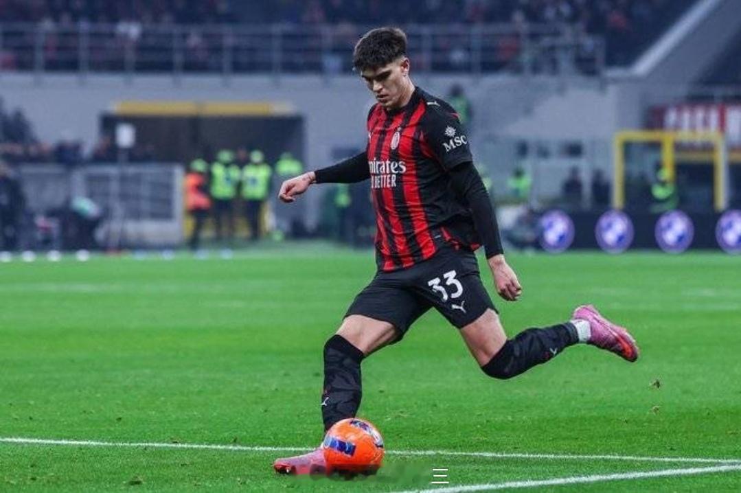 记者：阿森纳关注巴特萨吉，AC米兰标价4500万欧元据记者Ekrem KONUR