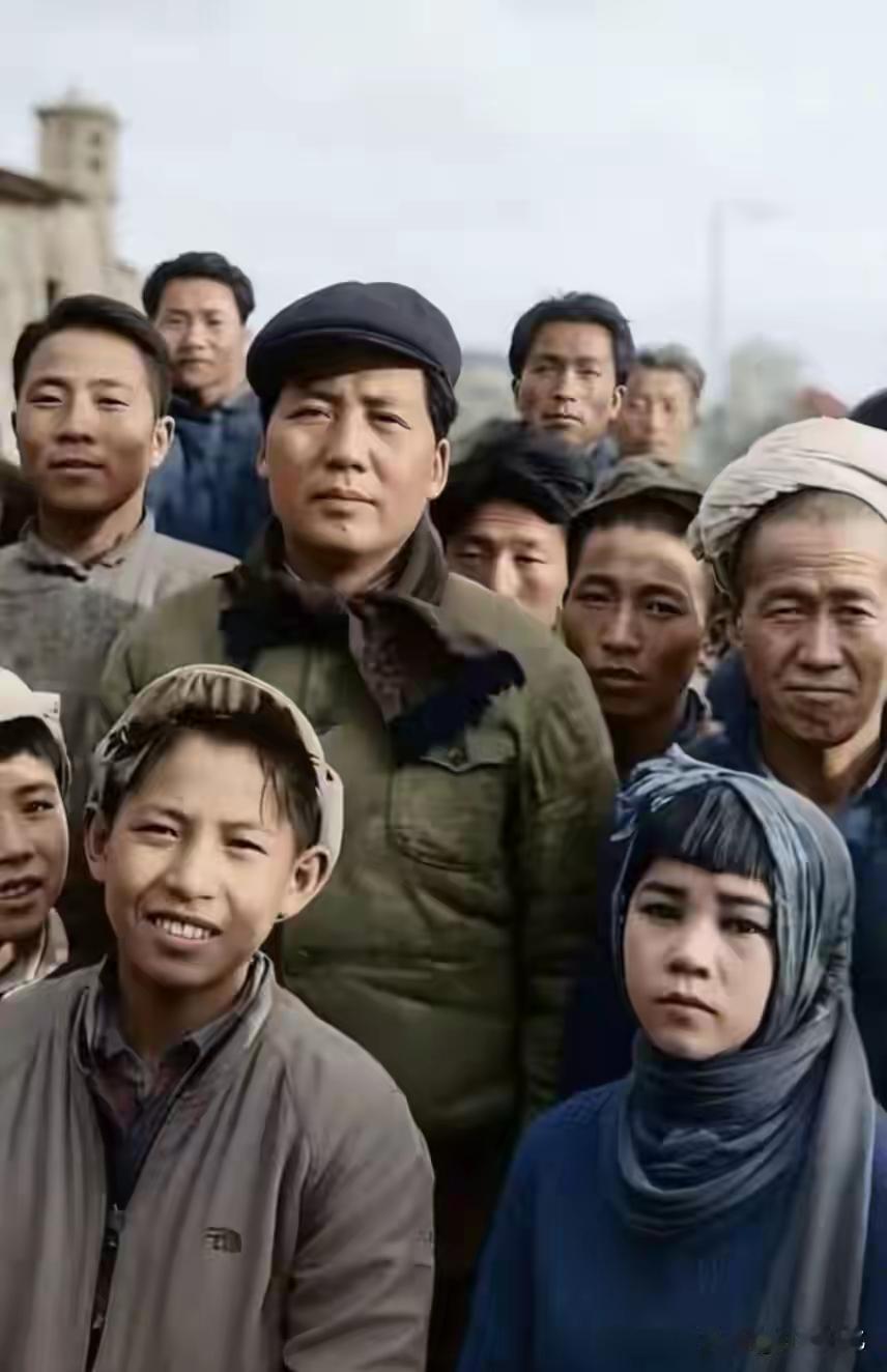 伟人和人民群众合照