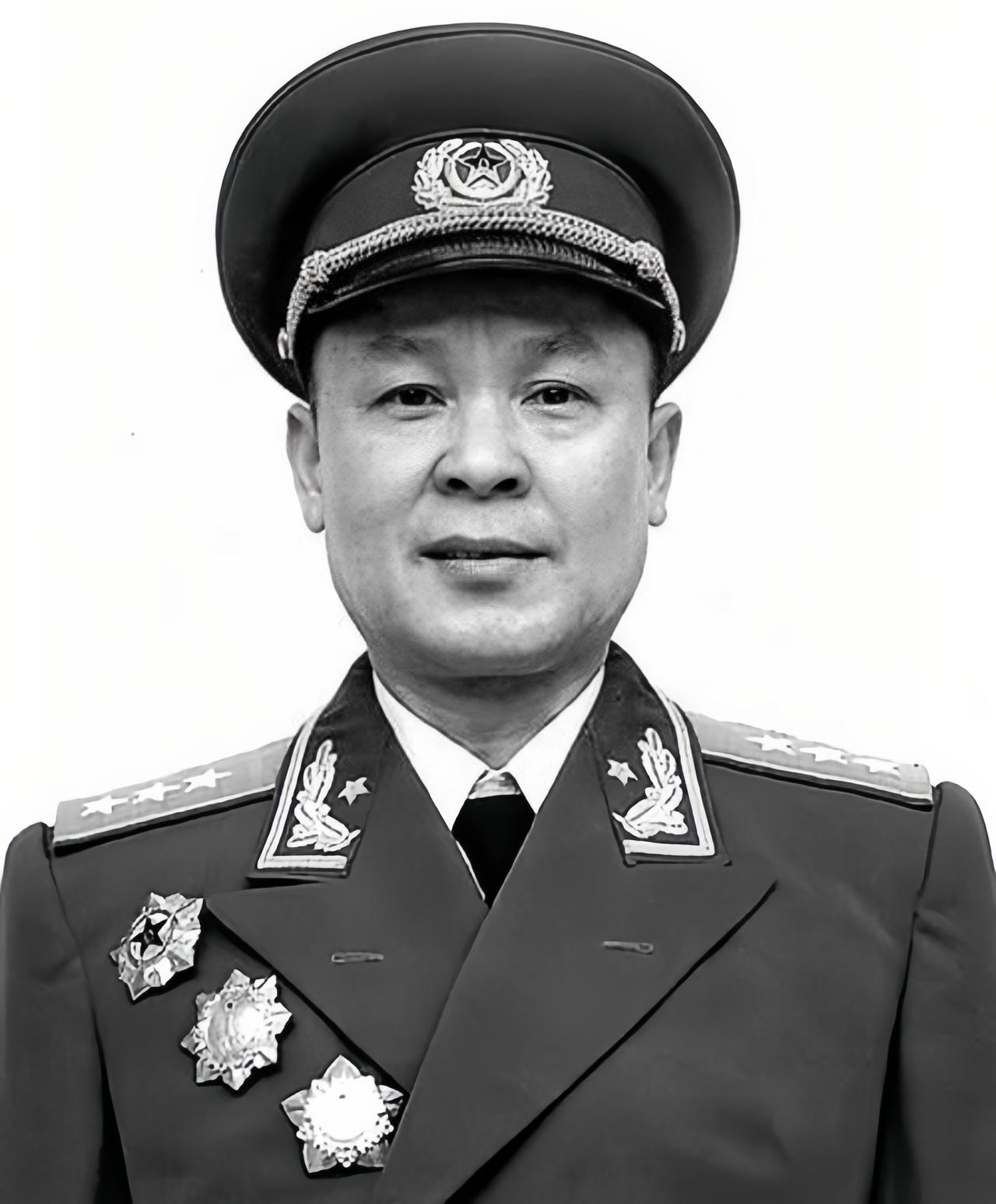 开国上将韦国清是广西东兰人，建国后长期身居高位，晚年更是担任了总政治部主任，官至
