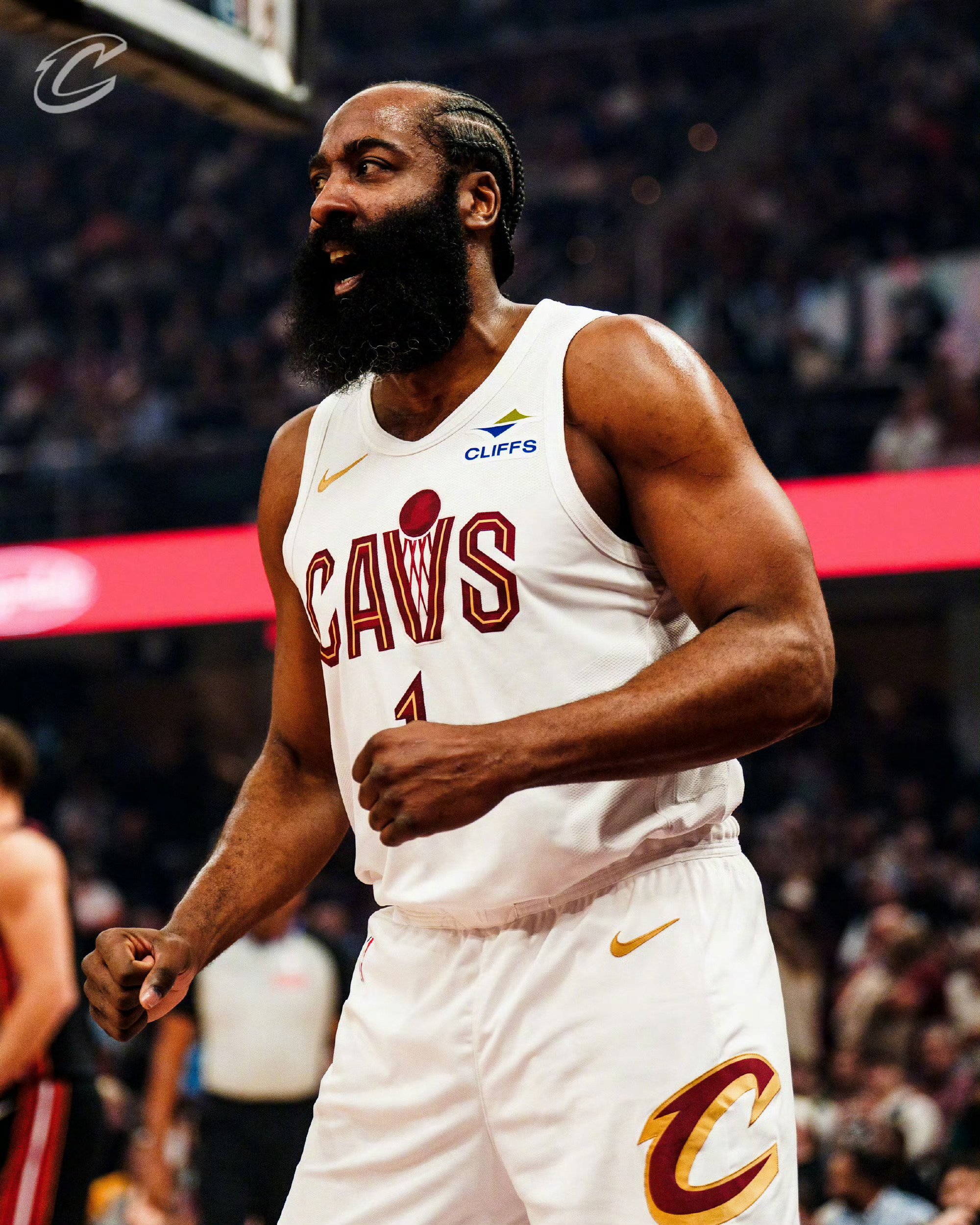 今天哈登的表现打几分 哈登今日出战42分30秒，创加盟骑士后出场时间新高！ 