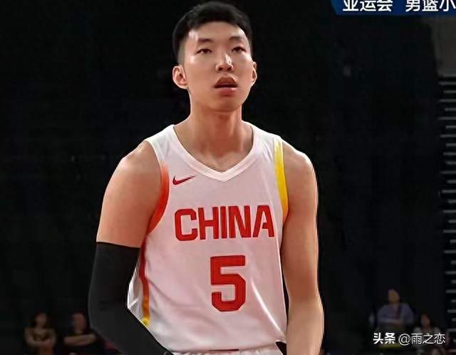 99-61！男篮38分大胜，廖三宁+34，谁还说他不配首发