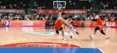 稳定输出！邹阳14中7拿到19分4篮板1抢断1盖帽cba名场面