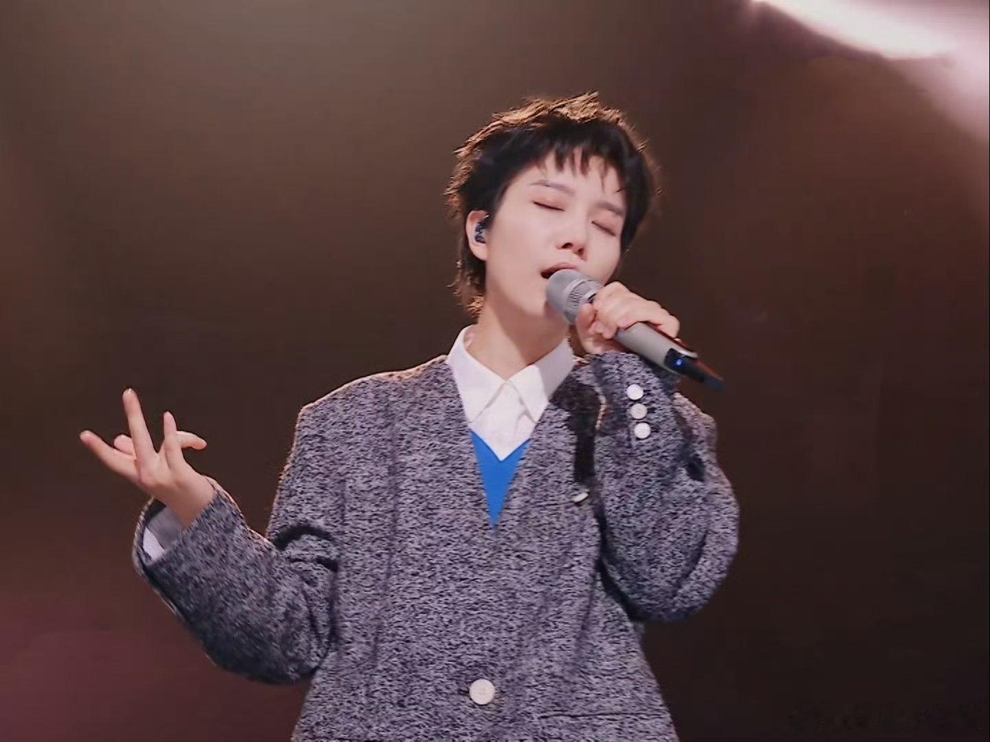 #李霄云唱流沙酷中带浪漫#李霄云演绎全新版本的《流沙》，又酷又充满了浪漫一整个好