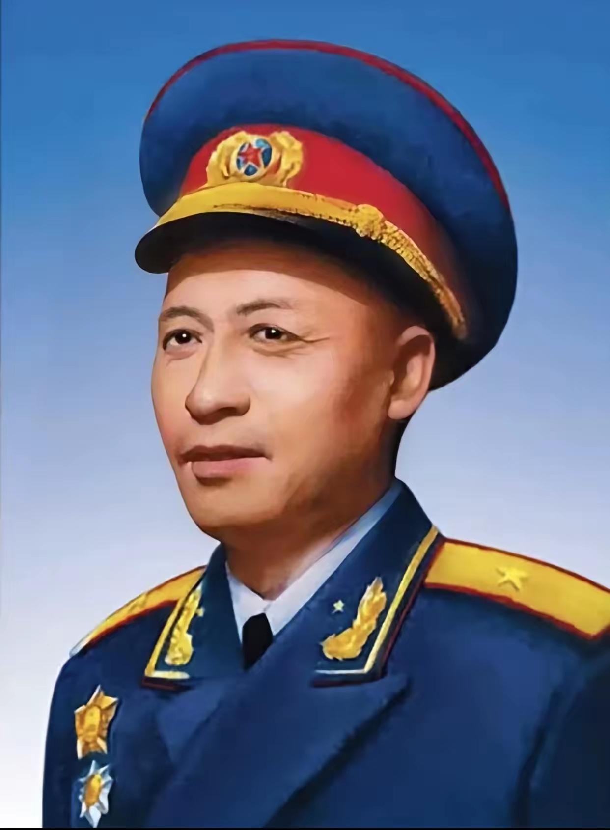 家底碾压一众将帅，富家少爷散尽万贯家财报国，戈壁扎根十六年一无所有
 
提起开国