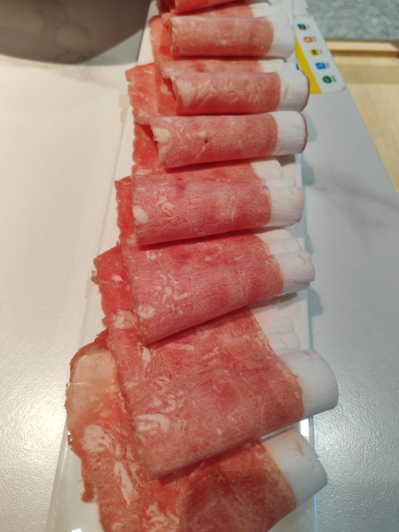 假期第二天，我哪里没有去，在朋友圈看到，身边的朋友，有的去甘肃了，有的去四川了，