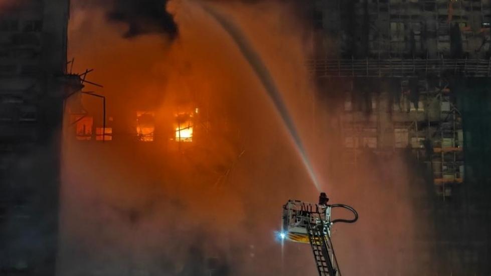 香港大埔五级火灾牵动人心！内地企业捐5000万港元驰援，同根同心守望相助
 
1