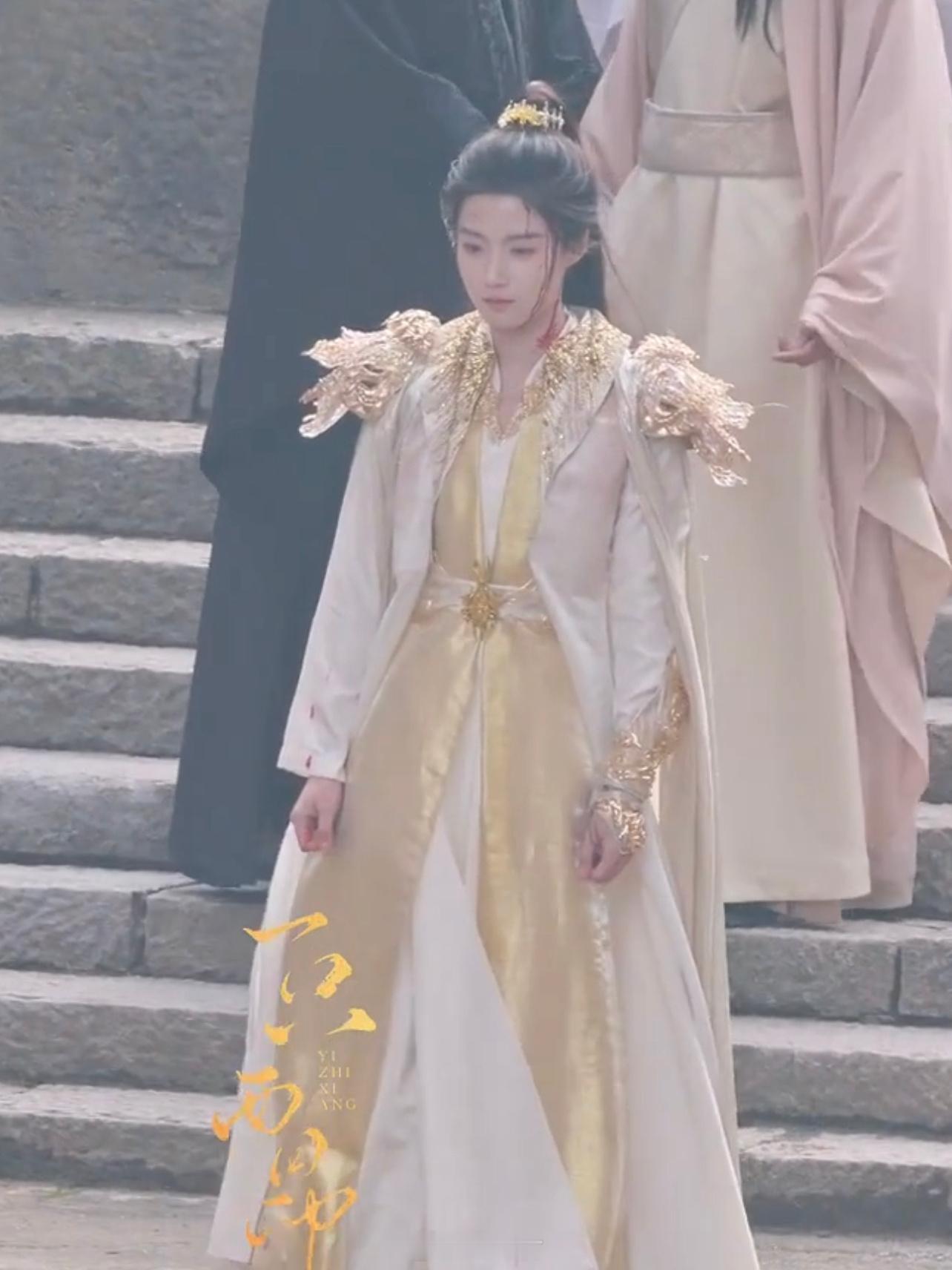 #卢昱晓入青云战损造型# 卢昱晓在电视剧《入青云》新路透来了，生图也能get到的