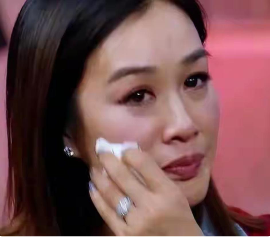 身价10亿，身材无敌，55岁高龄还在拼儿子，钟丽缇到底图什么？
娱乐 明星