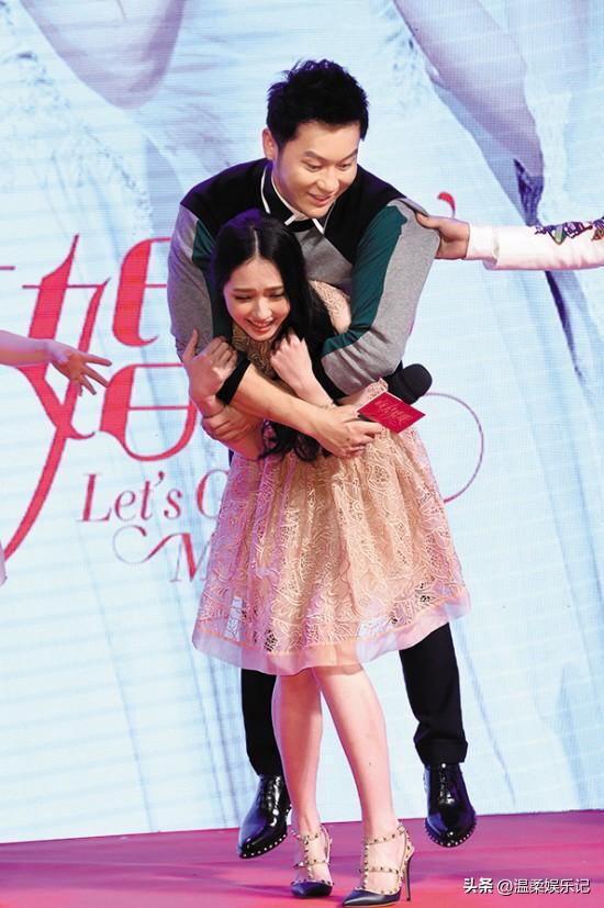 我的天呐，请放开我的女神！[我想静静][我想静静]