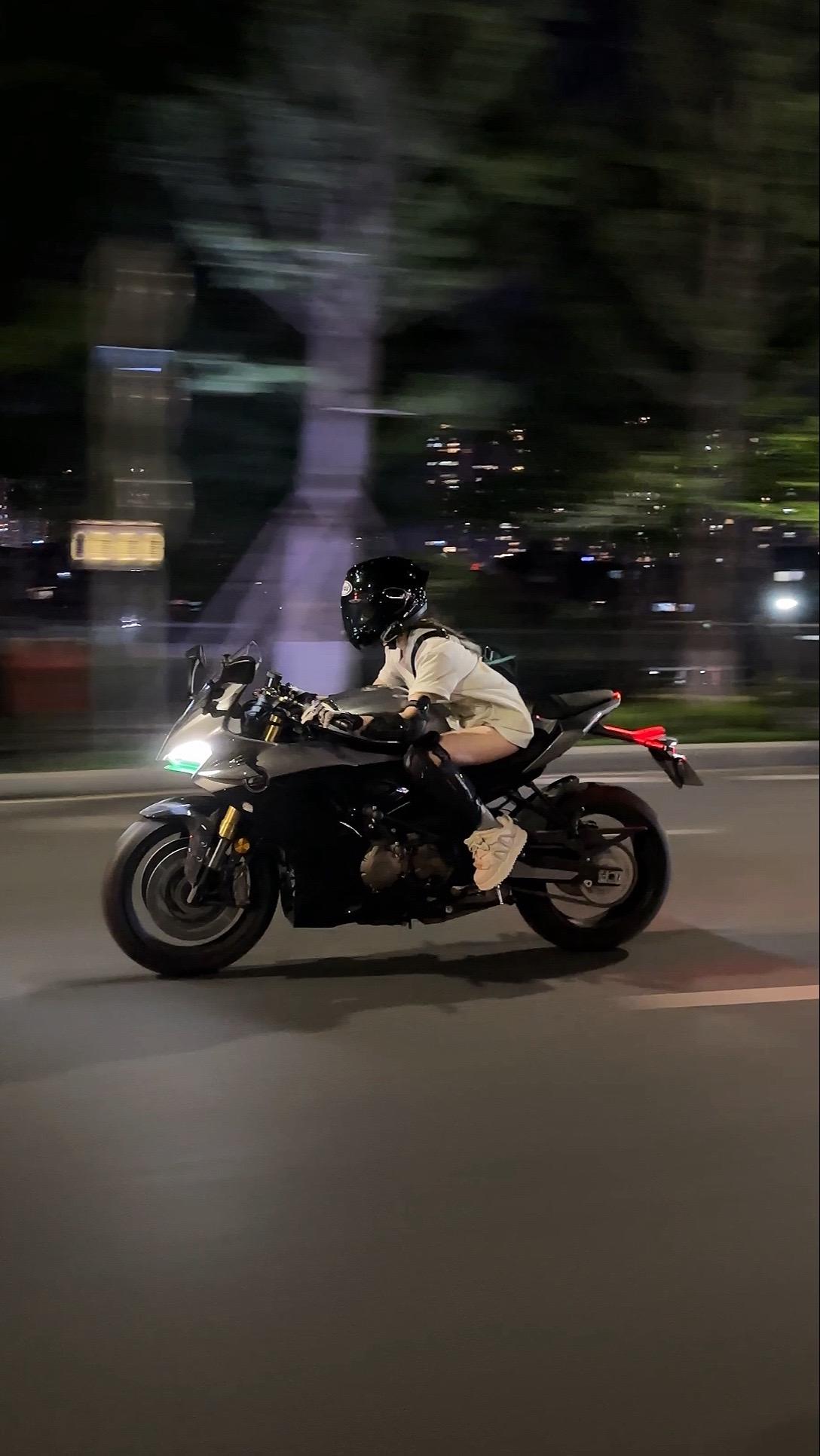 答案在路上 自由在风里