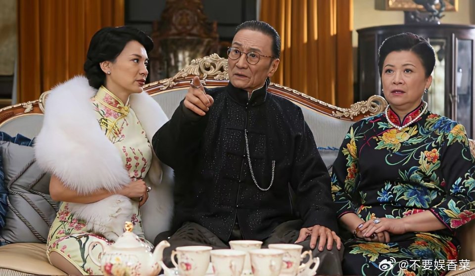 2017年，翻拍《万水千山总是情》是谢贤晚年重要的电视剧作品，（后来改名《阳光正
