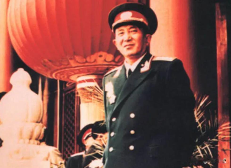 1966年3月18日，60岁的罗瑞卿将军从3楼纵身跳下，当场血流不止。消息传出，