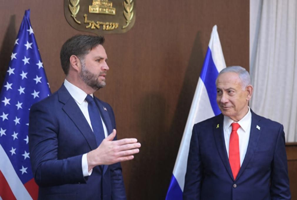 沉默的万斯彻底爆发了

谁也没想到，一向在公共场合沉默寡言的美国副总统万斯，最近