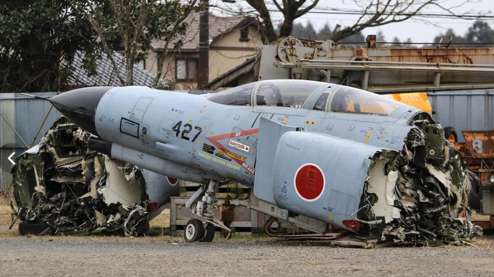 日本的F4EJ战机，在退役后遭到拆解，成为彻底的废品！日本没有学习美国建一座飞机