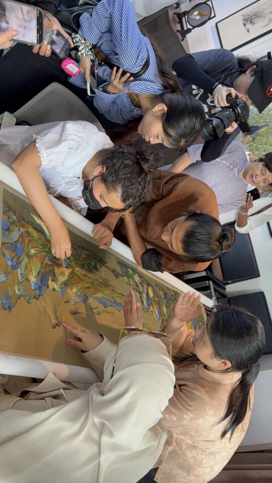 中沙刺绣交流与共创。